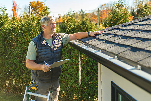 Professional Metal Roofing technician working in Murfreesboro, AR